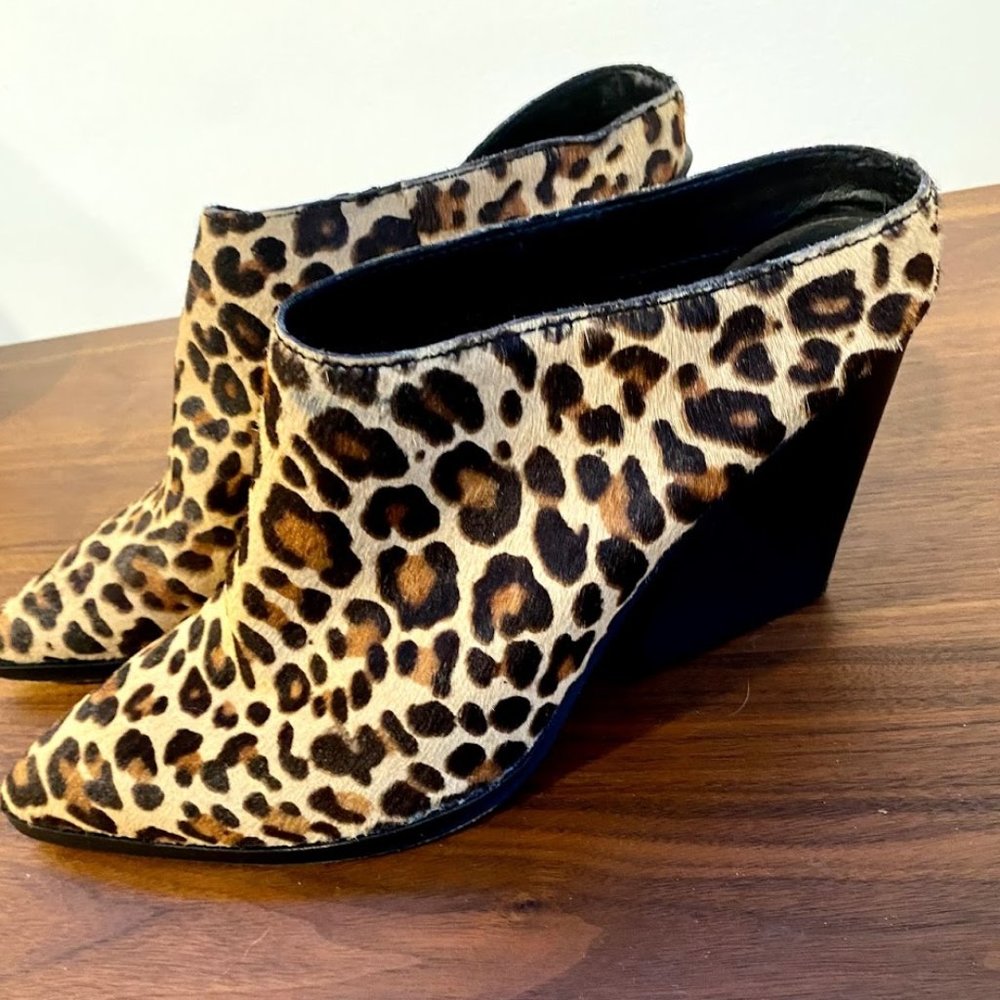 Dolce Vida Ira Western Mules (Leopard, 10 Womens)